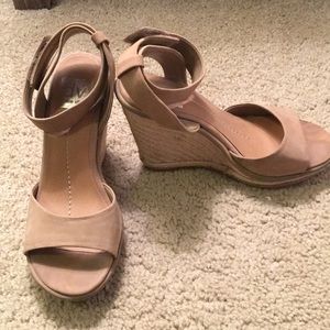 DV Dolce Vita wedges